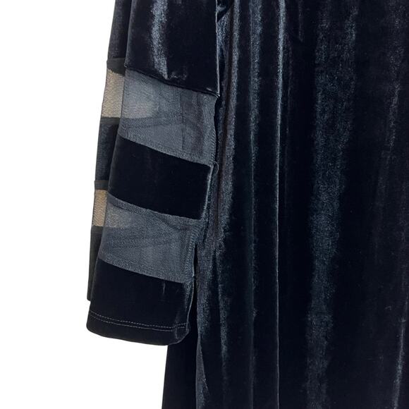 Slim Factor Investments Velvet Tunic Top 2X Black Bell Sleeve Sheer Insets - Picture 3 of 9